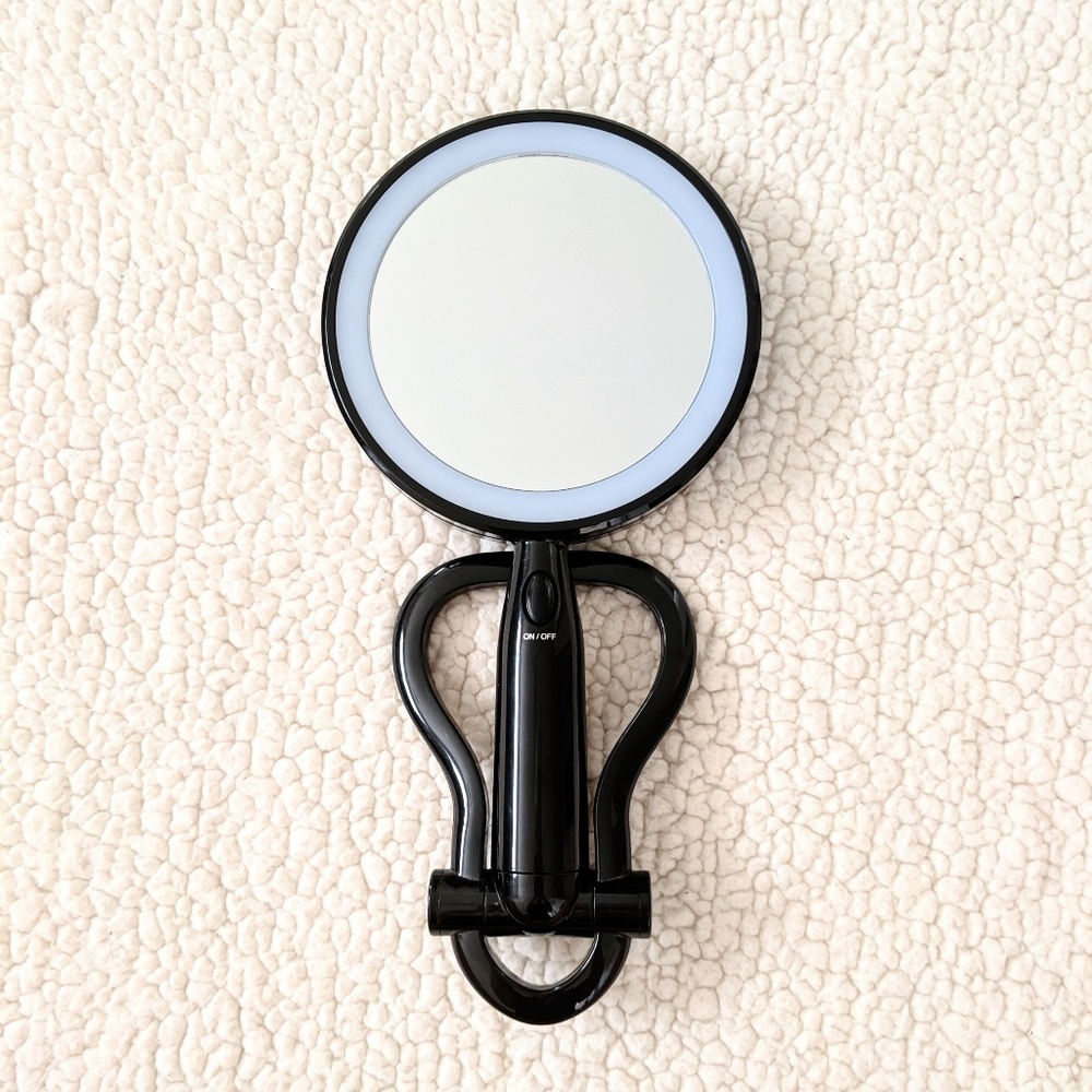 Standing mirror